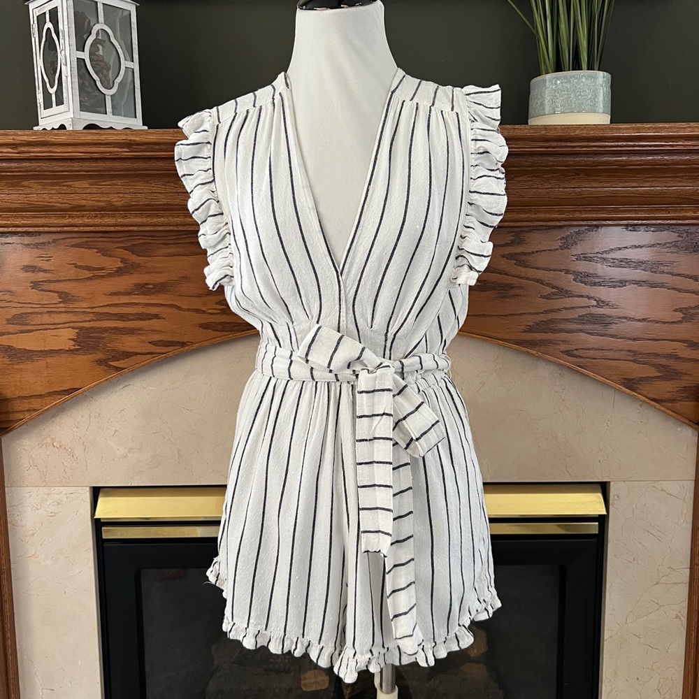 Billabong Sunny Garden Ruffle‎ Striped Romper Size Large